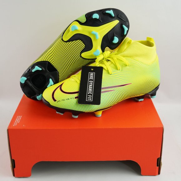 boys size 7 soccer cleats